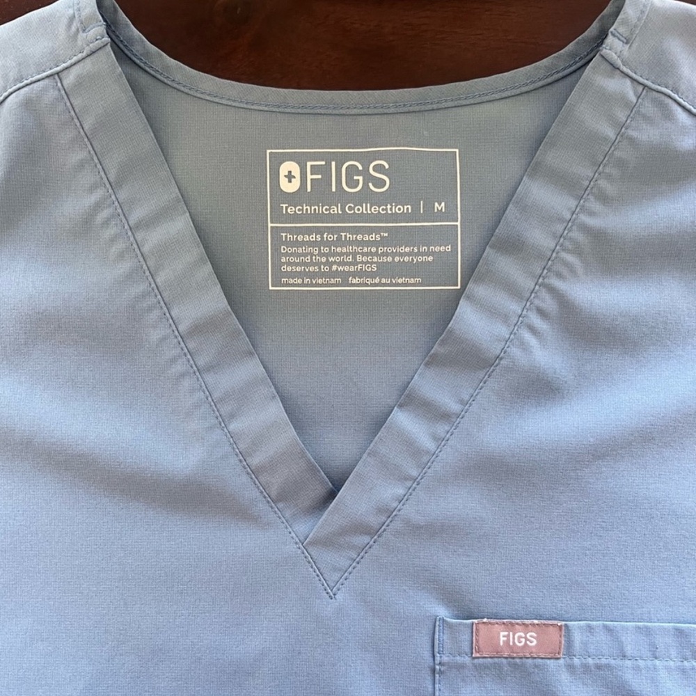 Figs FreeX Cool Blue Catarina Scrub Top Medium. DISCONTINUED!